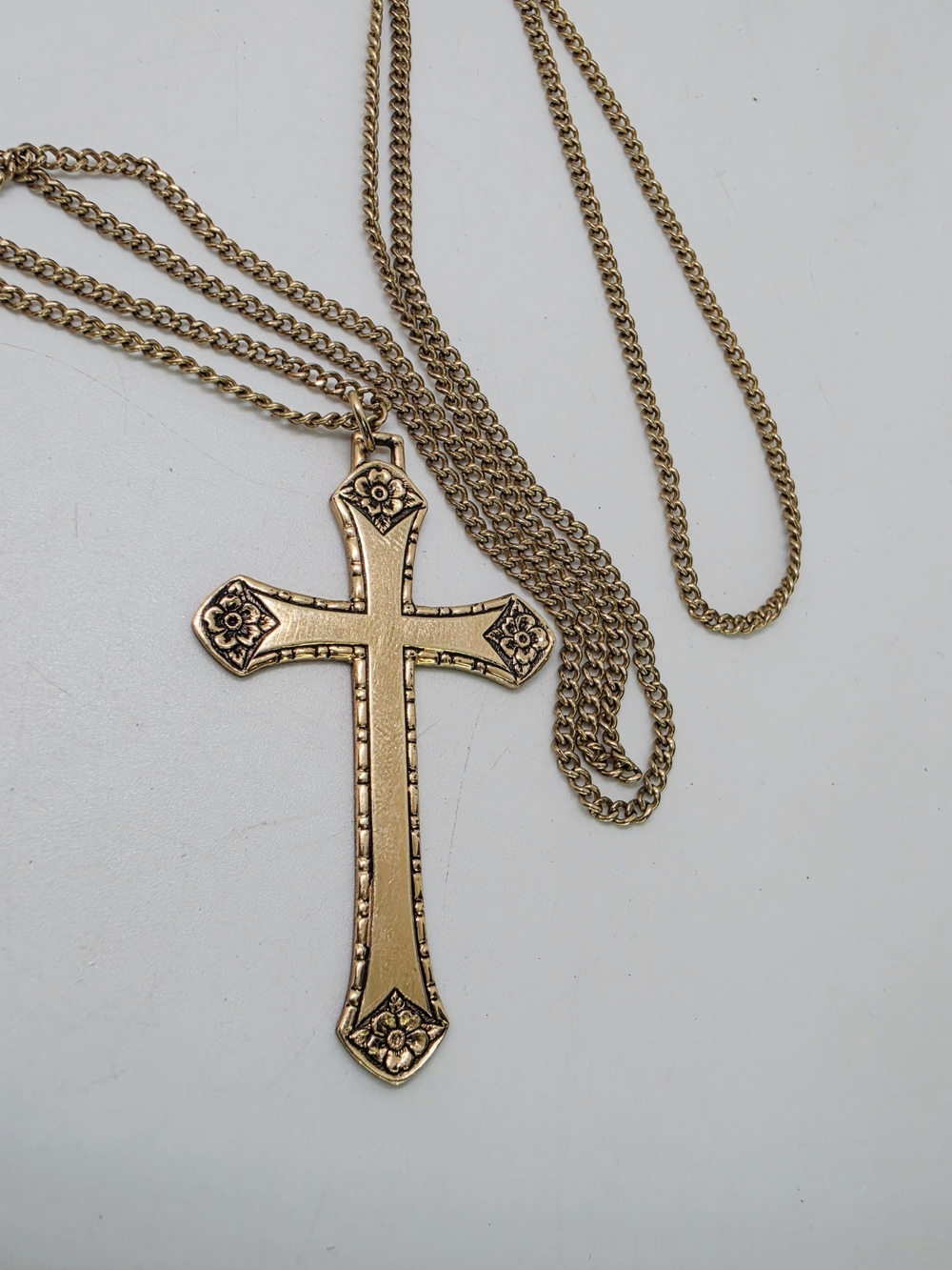 Vintage 12K GF Embossed Repoussé Floral Latin Cross Pendant Gold Chain Necklace